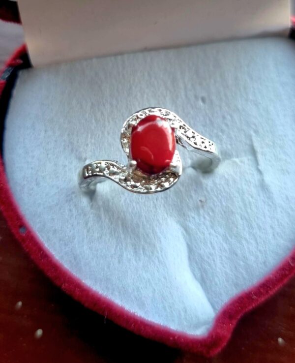 Royal Red Stone Ring – Bold Beauty & Timeless Charm