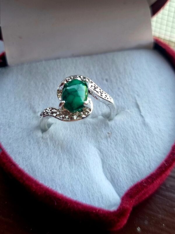 Graceful Green Stone Ring – A Symbol of Peace & Prosperity